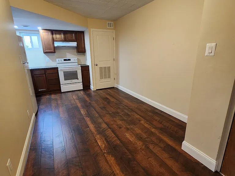 1201 Highwood Rd #5 — Photo 2
