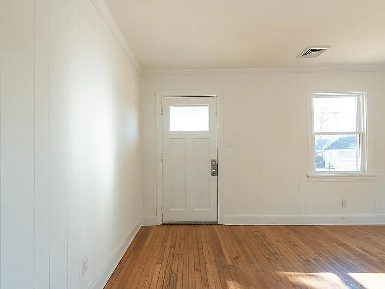 3610 Martin Ave — Photo 2