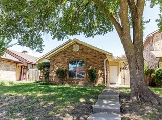 1129 Sandalwood Ln, Desoto, TX 75115