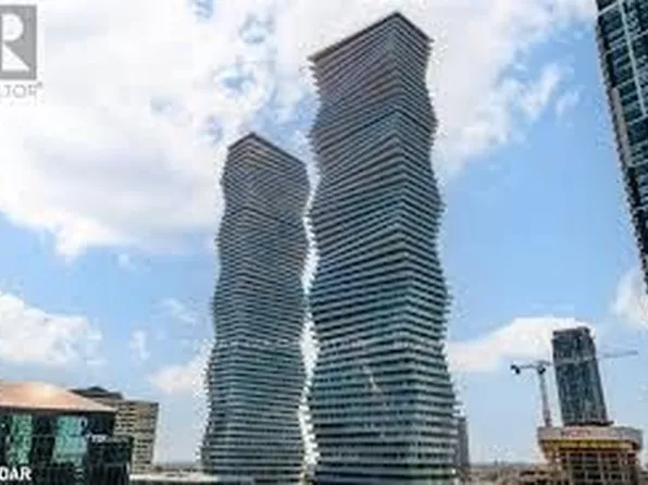 3900 Confederation Pkwy #528, Mississauga, ON L5B 0K7