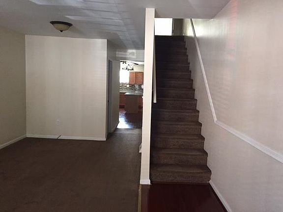 2nd image of 820 Kirkwood St