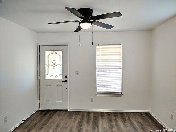 3rd image of 514 S SAN AUGUSTINE AVE