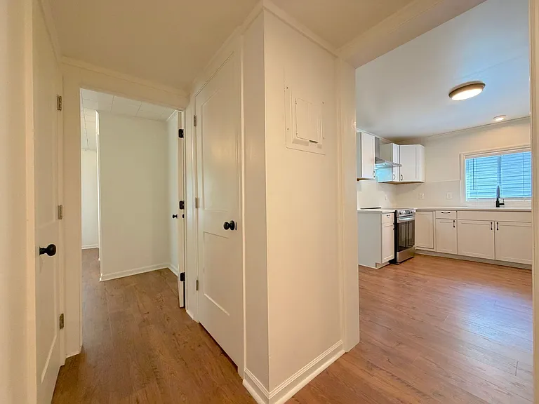 405 N 4th St — Photo 14