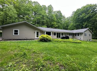 10565 Hemlock Ridge Dr, Chardon, OH 44024