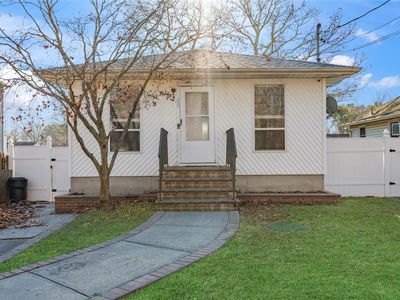 38 Carlton Avenue, Mastic, NY, 11950