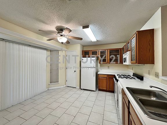 5th image of 4944 Shady Oak Trl