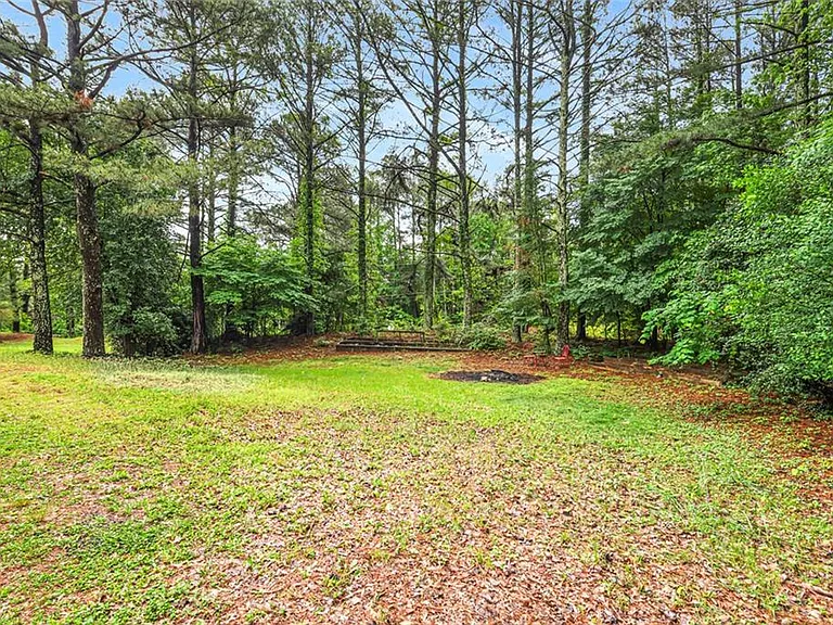 105 Leyland Ct — Photo 23