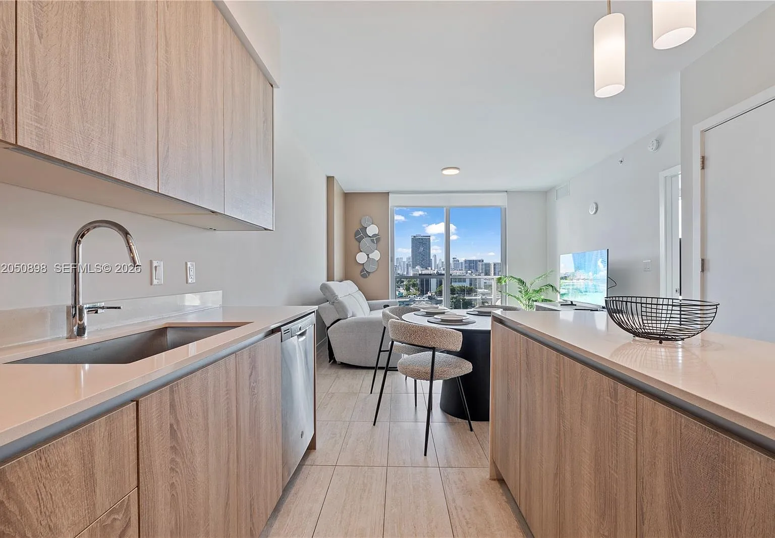 Quadro Condo — Photo 3