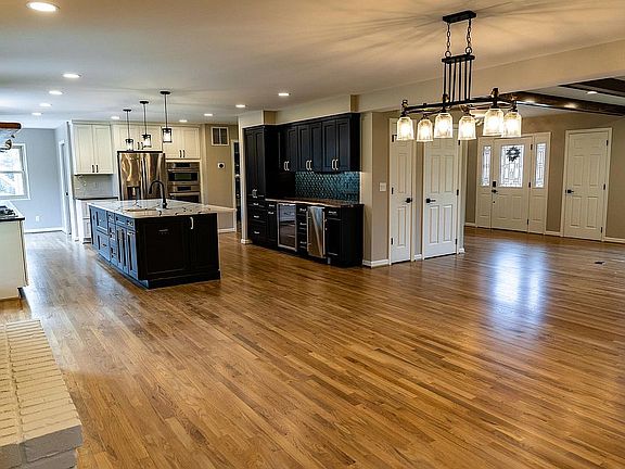3rd image of 10022 Honeywood Dr