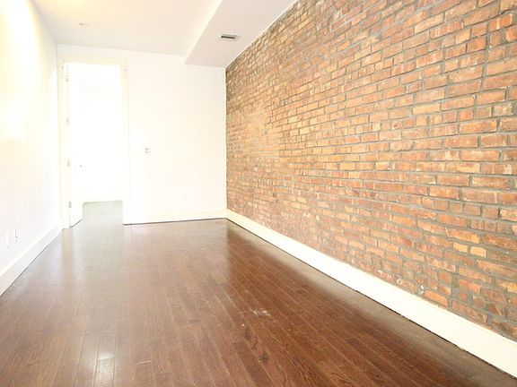 3rd image of 309 Tompkins Ave APT 4B