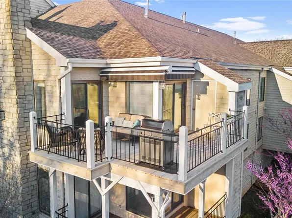 1618 Lake Knoll Dr Unit 1J, Lake Saint Louis, MO 63367