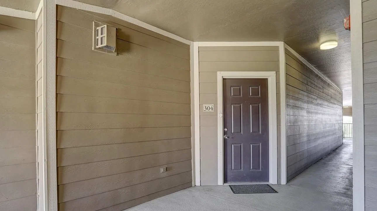 2 bed, 1002 sqft, $2,500 — Photo 3
