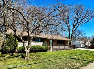 832 Pierce Rd, Lansing, MI 48910