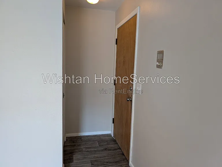 204 Charleston Blvd #5 — Photo 9