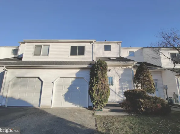 20 Nutmeg Dr, Lumberton, NJ 08048