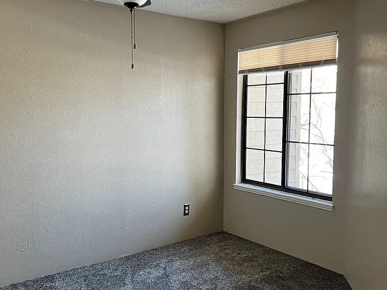 4804 Kentucky Ave #B — Photo 36