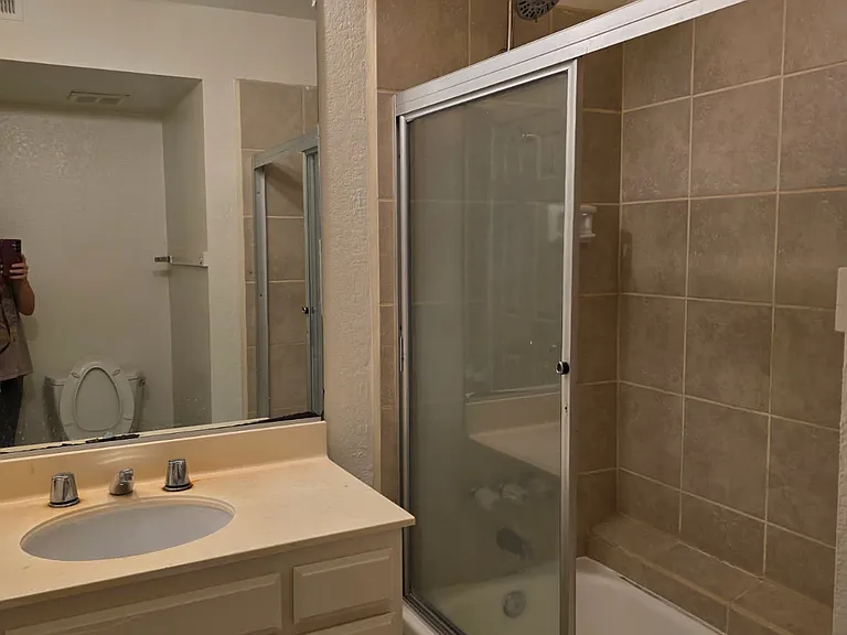 14618 Rayen St #121 — Photo 12