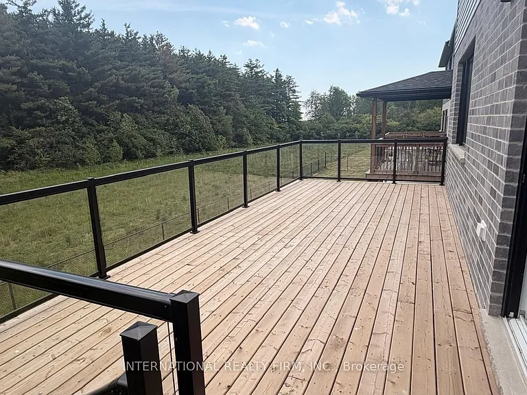 891 Darnley Blvd — Photo 21