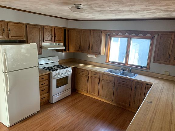 2nd image of 349 Crescent Ave