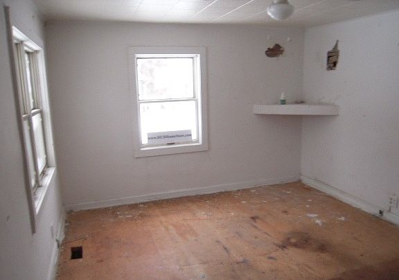 4th image of 137 Alford St