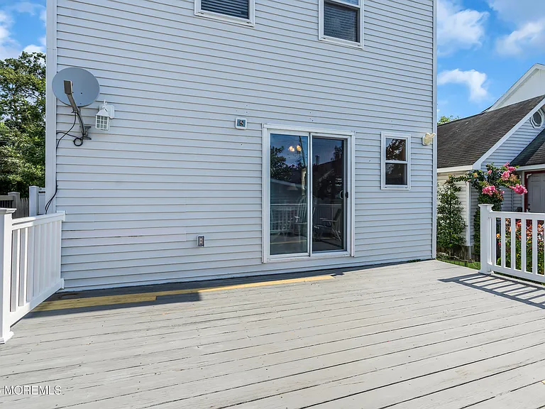 143 Lake Ave — Photo 7