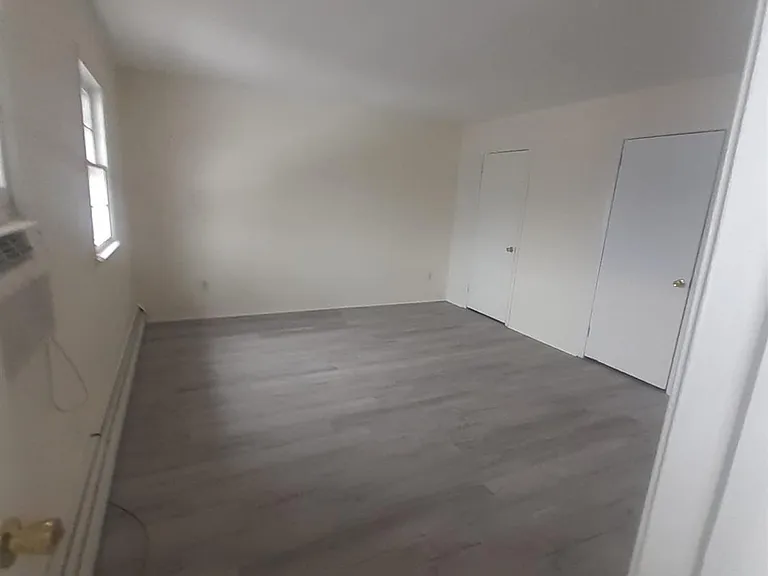 1776 Oak Tree Rd — Photo 4