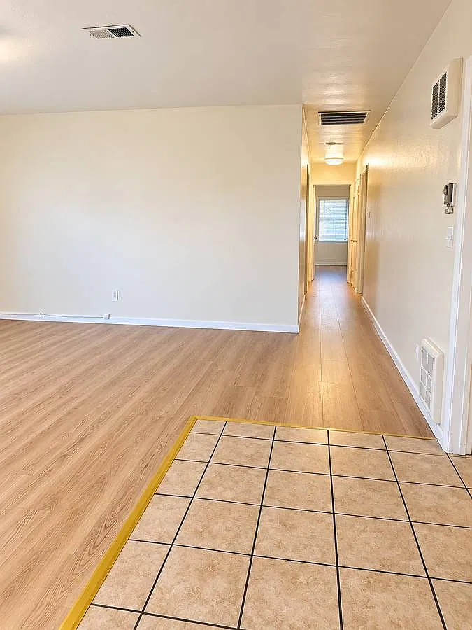 225 Couch St — Photo 3