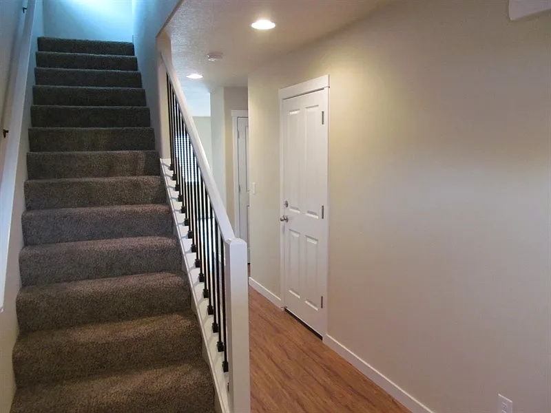 3 Bed 2.5 Bath Townhome Near Vancouver Mall in Walnut Grove Neighborhood — Photo 4