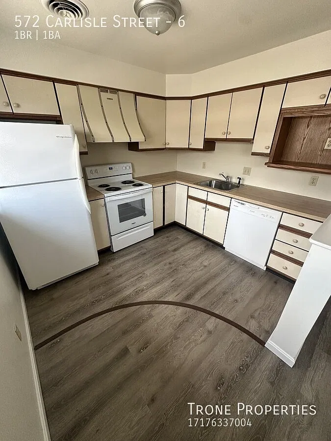 1 bed, $1,050 — Photo 2