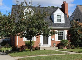 2660 N 73rd St, Wauwatosa, WI 53213