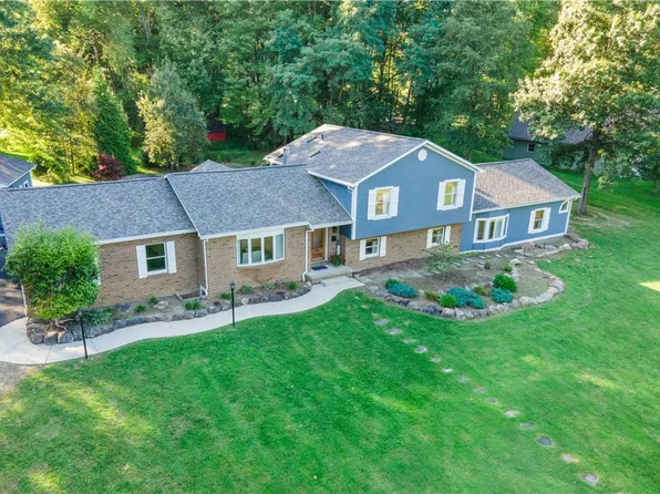795 Latonka Dr, Mercer, PA 16137