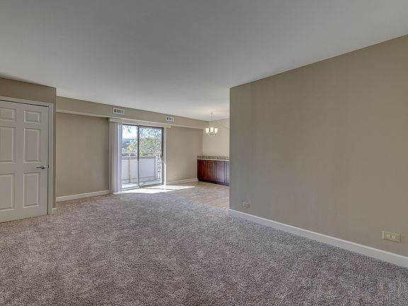 3rd image of 1460 Fairlane Dr APT 229