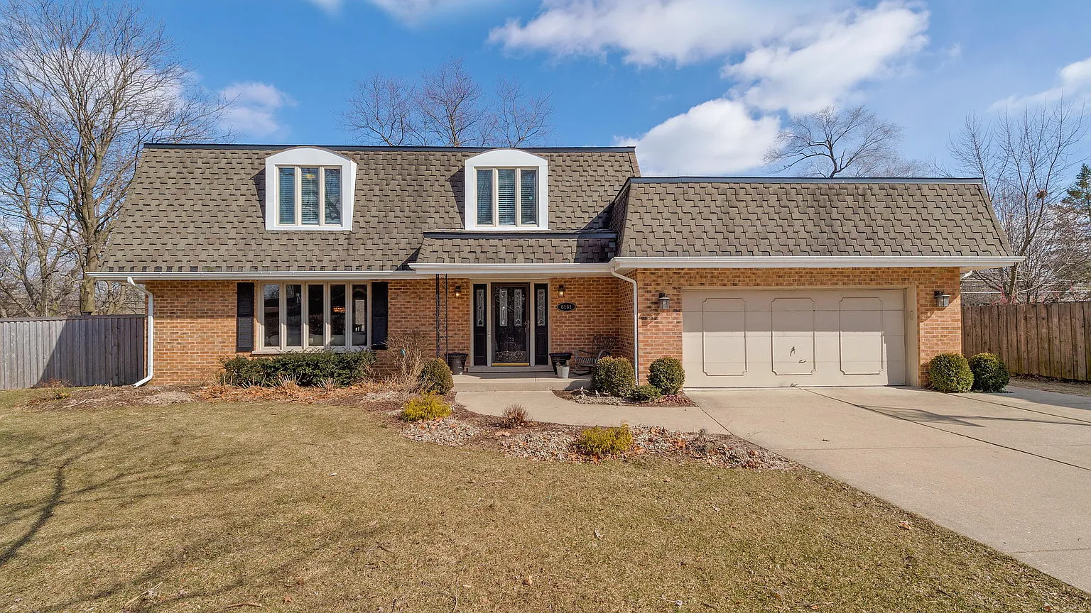 6161 Linden Ln photo 1