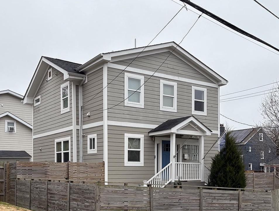 1st image of 2201 Taylor St NE