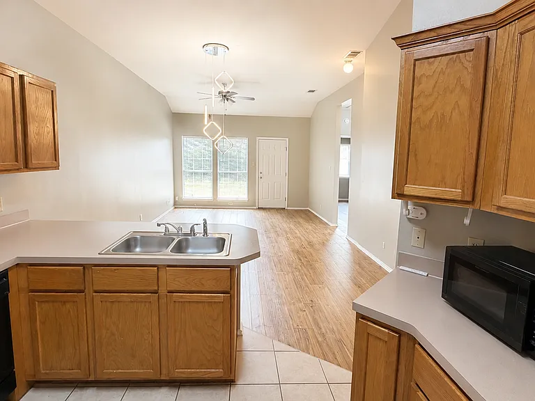 1217 Armadillo Rd #B — Photo 7