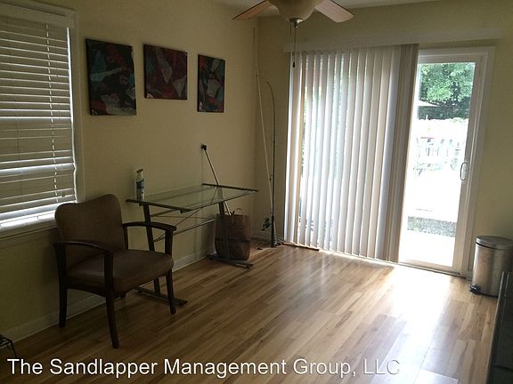 3rd image of 1214A Meadow Park Ln