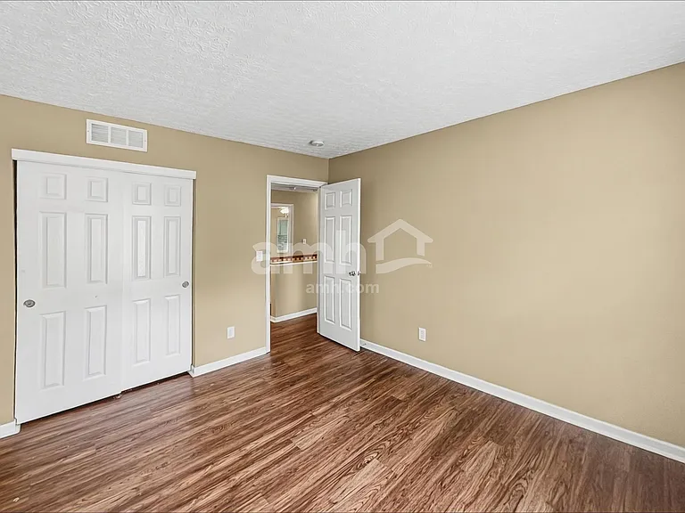 665 Norfolk Sq N — Photo 17