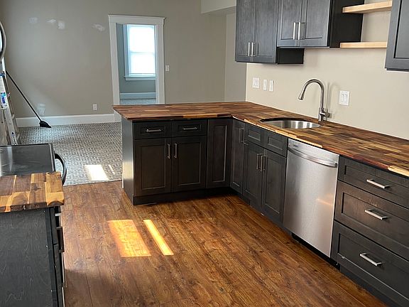 2nd image of 1105 Dayton St APT 4