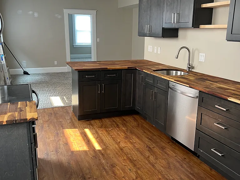 1105 Dayton St #4 — Photo 2