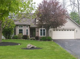 347 Sunny Mill Ln, Rochester, NY 14626
