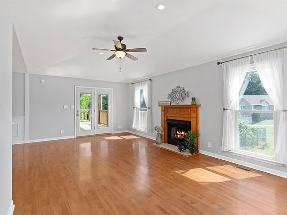 4th image of 805 Creek Stone Dr