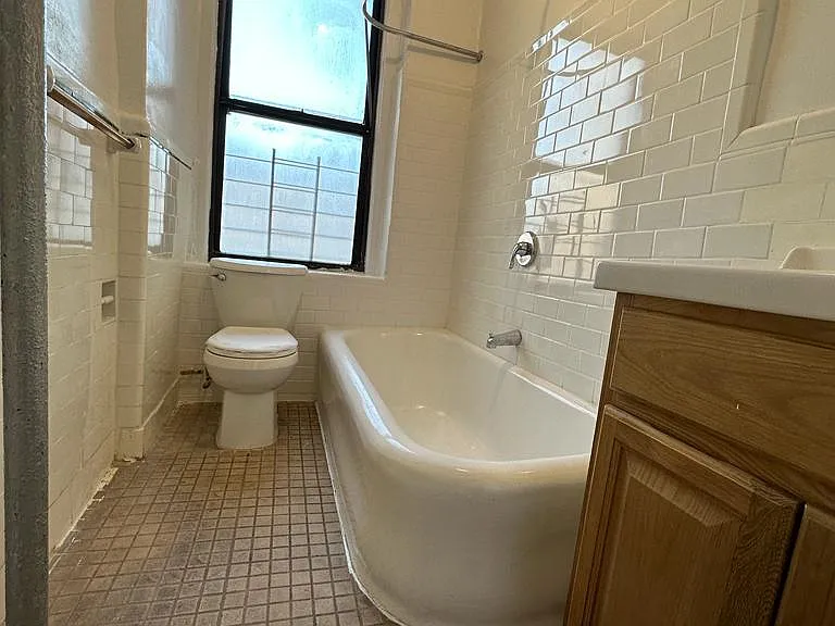 2856 Grand Concourse — Photo 6