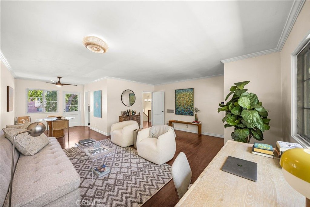 5150 1/2 Village Grn, Los Angeles, CA - View 2