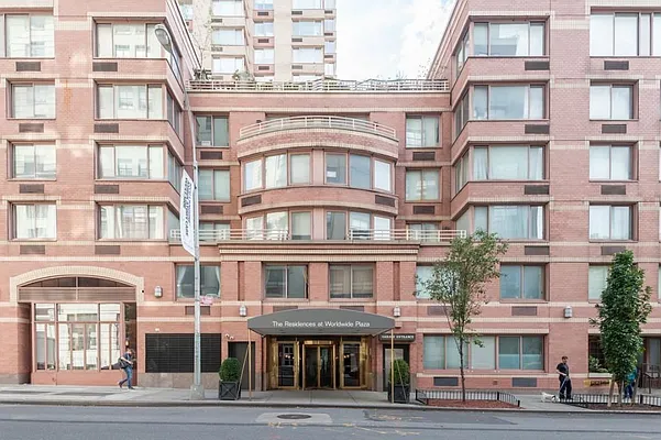 Sold by Triplemint | media 8