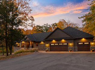 20060 Vine St, Shorewood, MN 55331