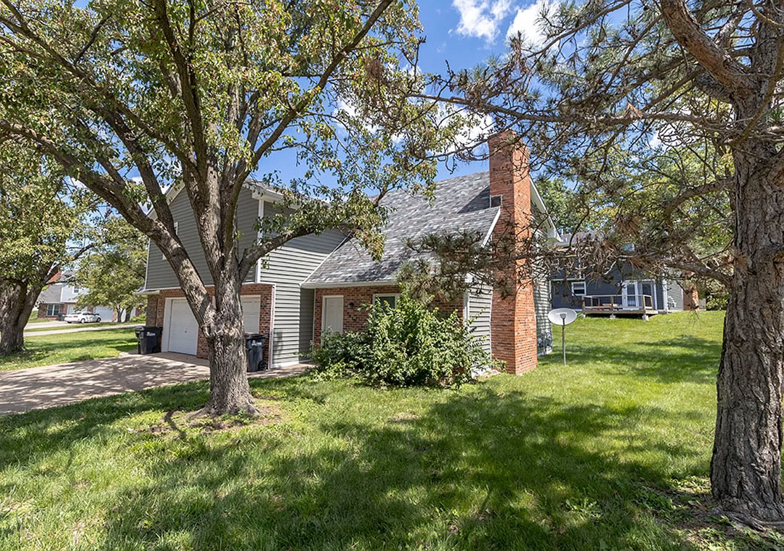 1913-1915 Greenleaves Ct — Photo 4