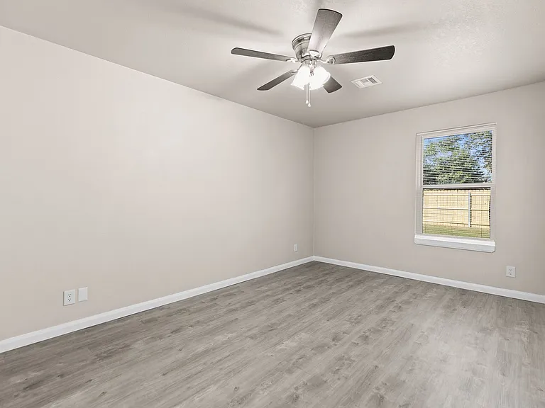 1600 W Madison St — Photo 21