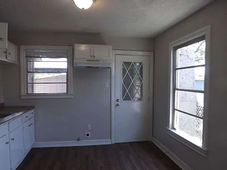 7410 Dallas St — Photo 6