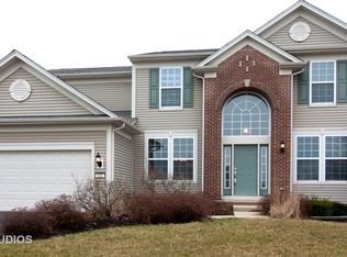 323 Parker Pl, Oswego, IL