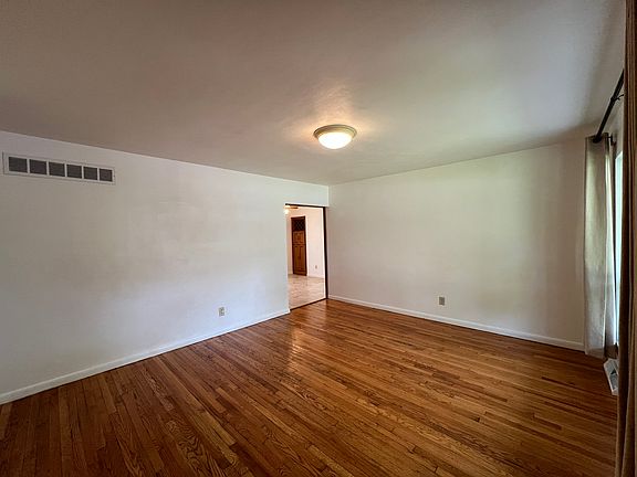5th image of 280 Paul Ave